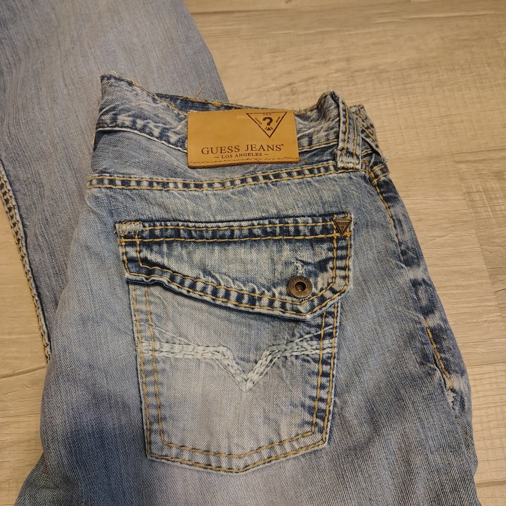 Guess Jeans Los Angeles Mens 34 Light Wash Button Fly Flap Pocket Straight Denim